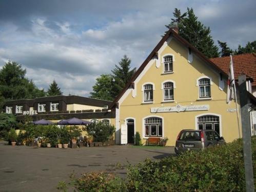 Hotel Forsthaus St. Hubertus Groß Grönau Exterior foto