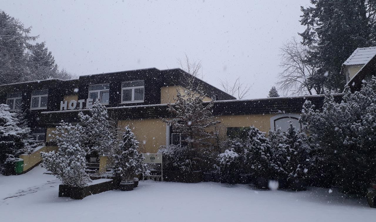 Hotel Forsthaus St. Hubertus Groß Grönau Exterior foto